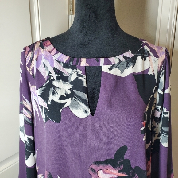 7th Avenue Design Studio New York & Company Med Purple Floral Key Hole Blouse - Picture 11 of 14